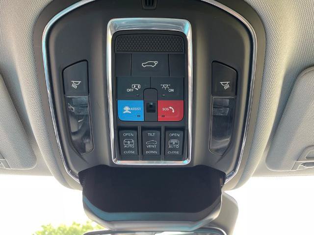Used 2023 Jeep Grand Cherokee L Limited AWD/4WD image 21