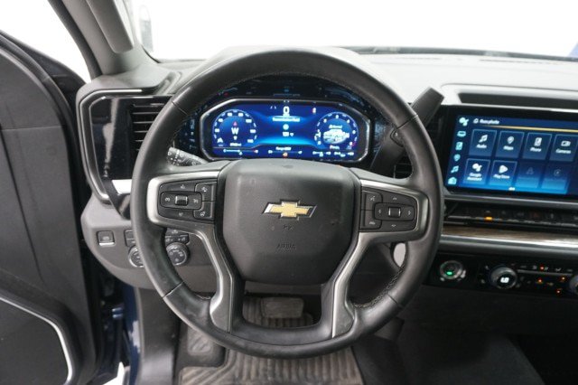 Used 2023 Chevrolet Silverado 1500 LT AWD/4WD image 22