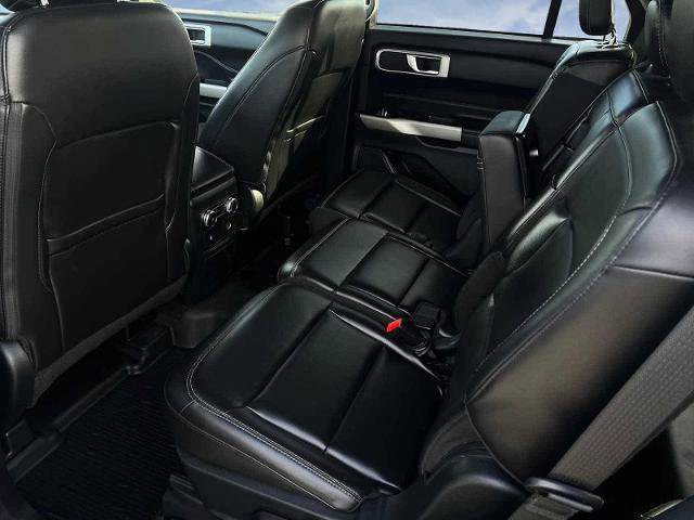 Certified 2022 Ford Explorer XLT w/ Equipment Group 202A image 9