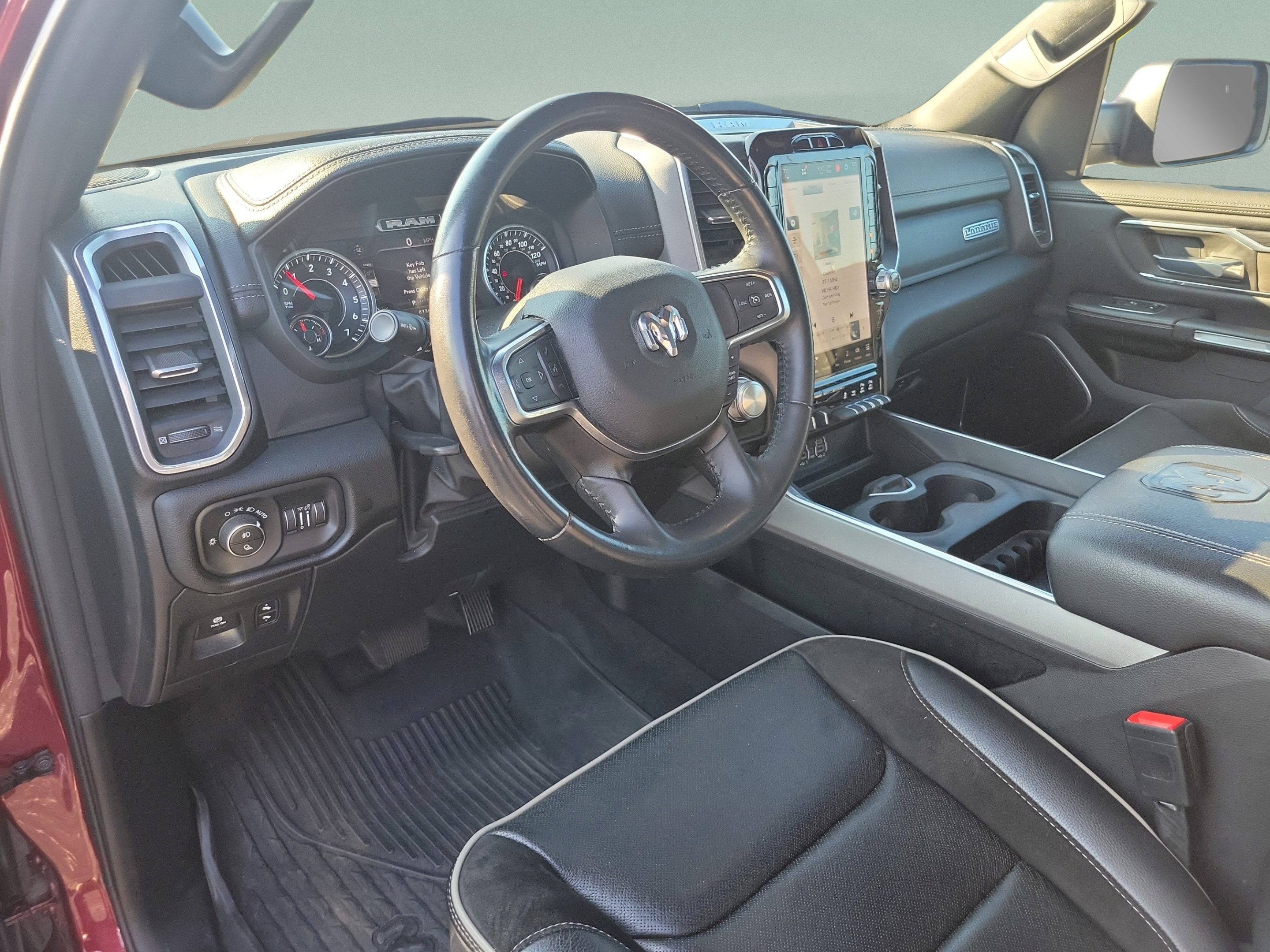 Used 2023 RAM 1500 Laramie AWD/4WD image 15