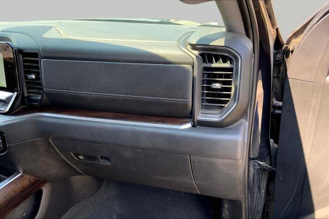 Used 2023 GMC Sierra 1500 SLT w/ SLT Premium Package AWD/4WD image 18