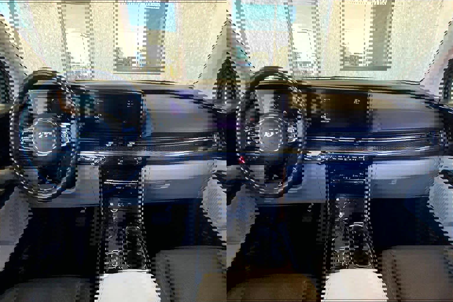 Used 2022 Kia Carnival SX Prestige image 15