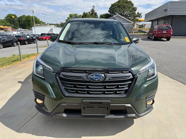 Used 2023 Subaru Forester Limited AWD/4WD image 3