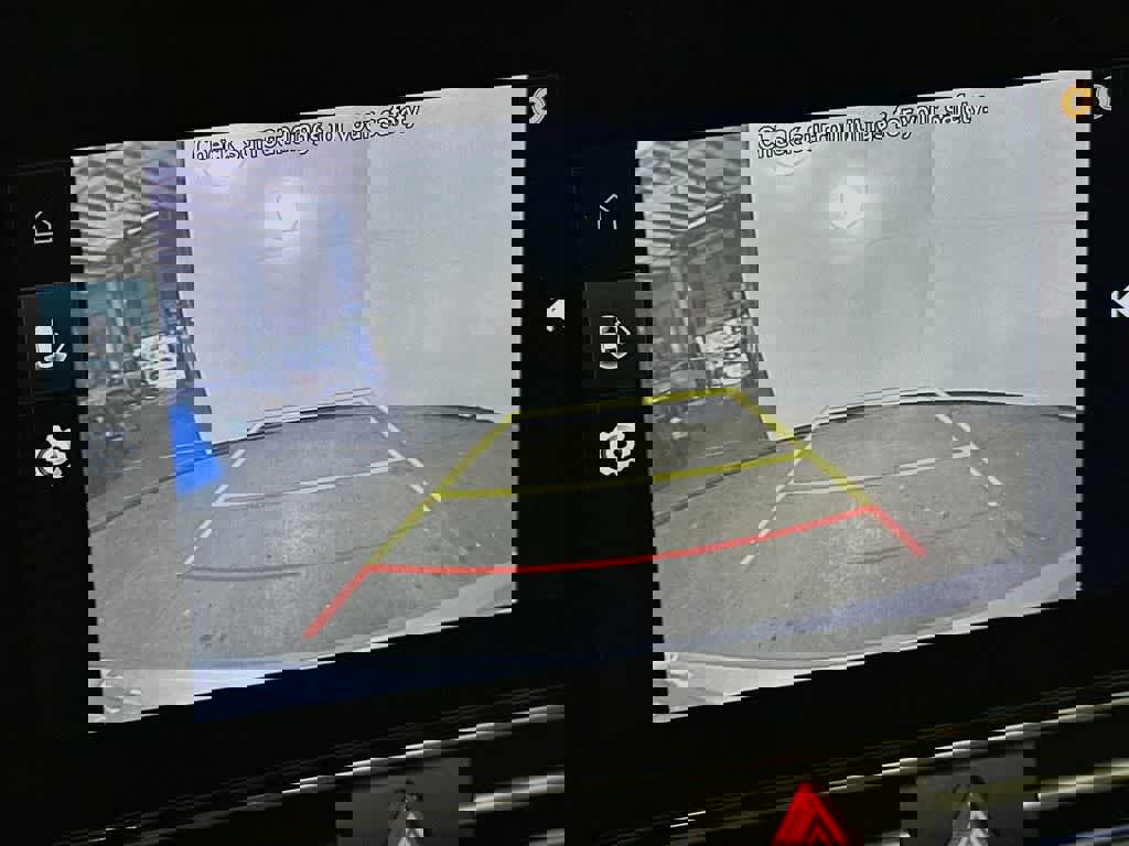 Used 2025 Hyundai Elantra SEL image 28