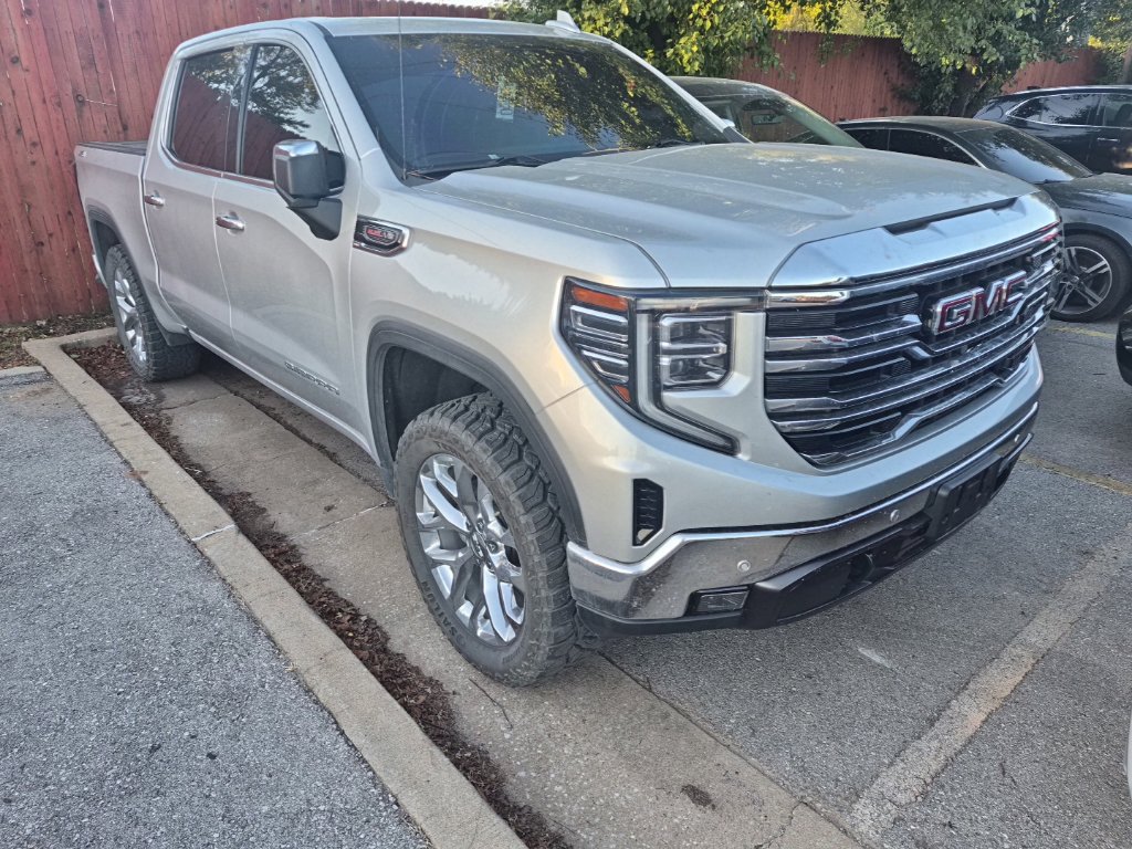 Used 2022 GMC Sierra 1500 SLT w/ SLT Premium Plus Package AWD/4WD image 31