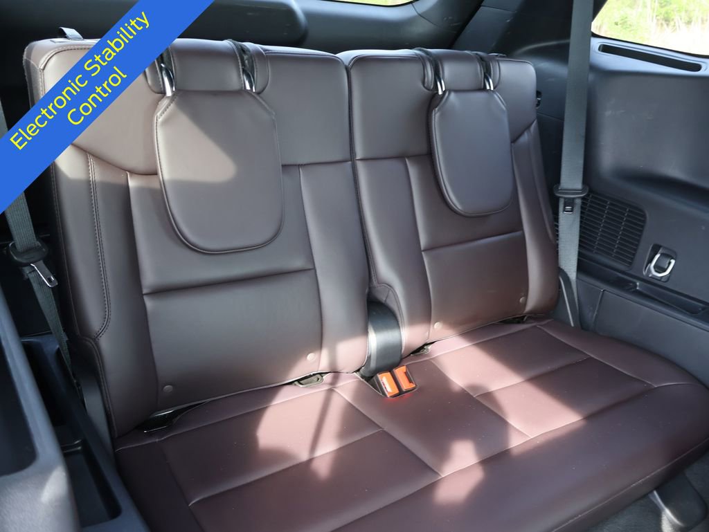 Certified 2025 Ford Explorer Platinum w/ LUX Leather Package AWD/4WD image 14
