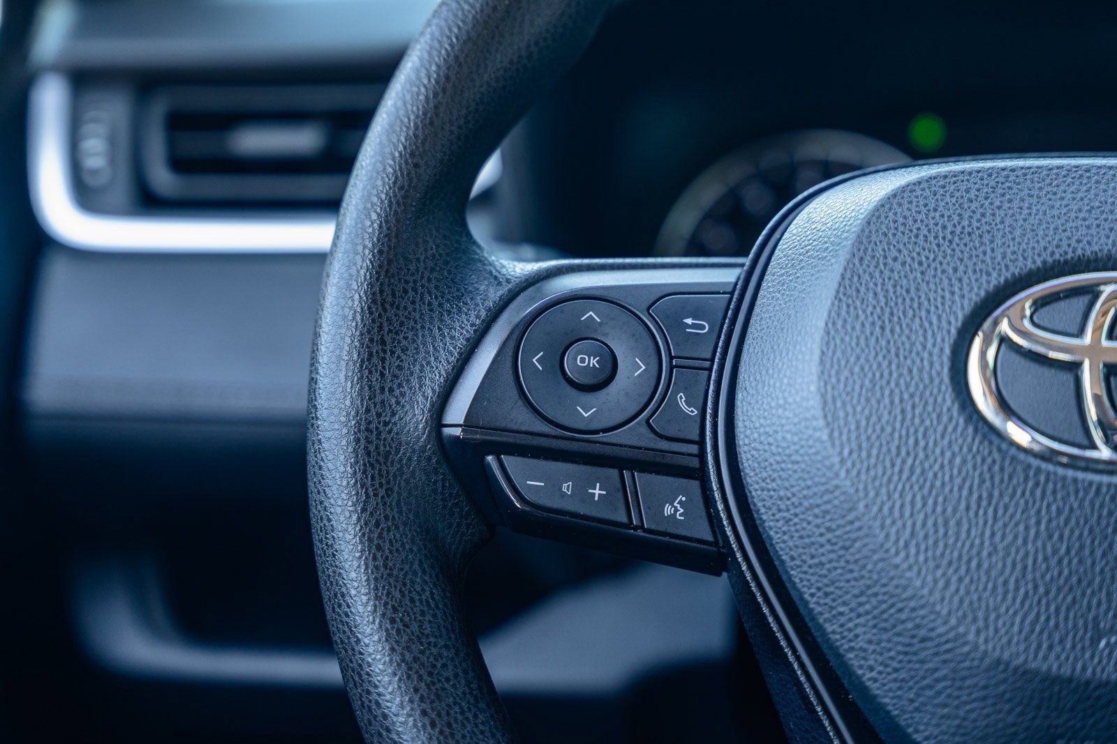 Used 2020 Toyota RAV4 XLE image 26