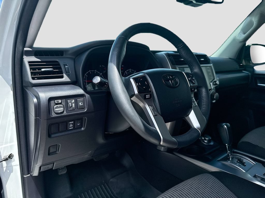 Used 2024 Toyota 4Runner SR5 AWD/4WD image 9