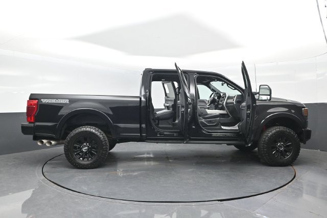 Certified 2022 Ford F350 Lariat w/ Tremor Off-Road Package AWD/4WD image 29