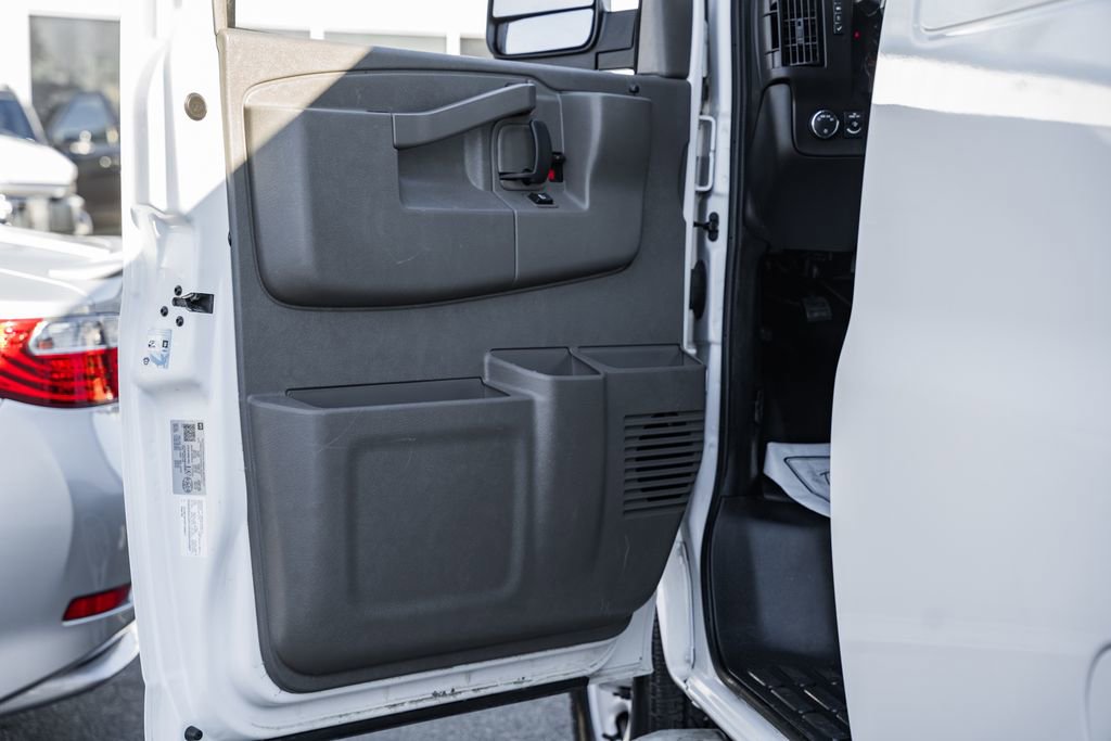 Used 2023 GMC Savana 2500 image 39