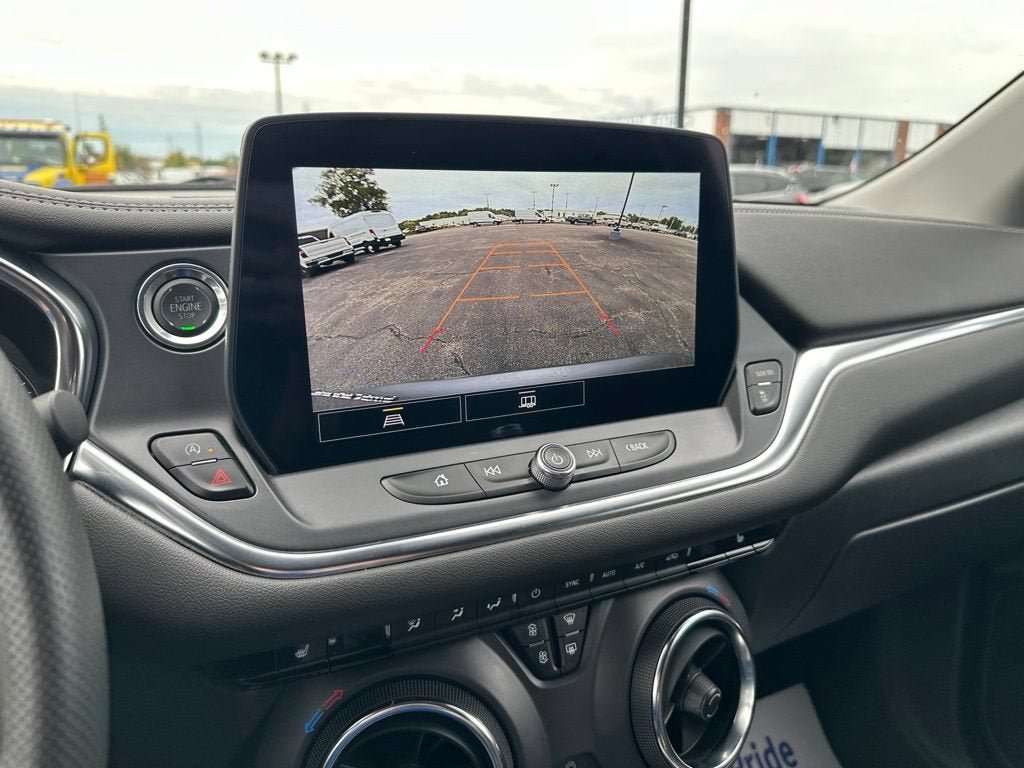 Used 2025 Chevrolet Blazer LT AWD/4WD image 19
