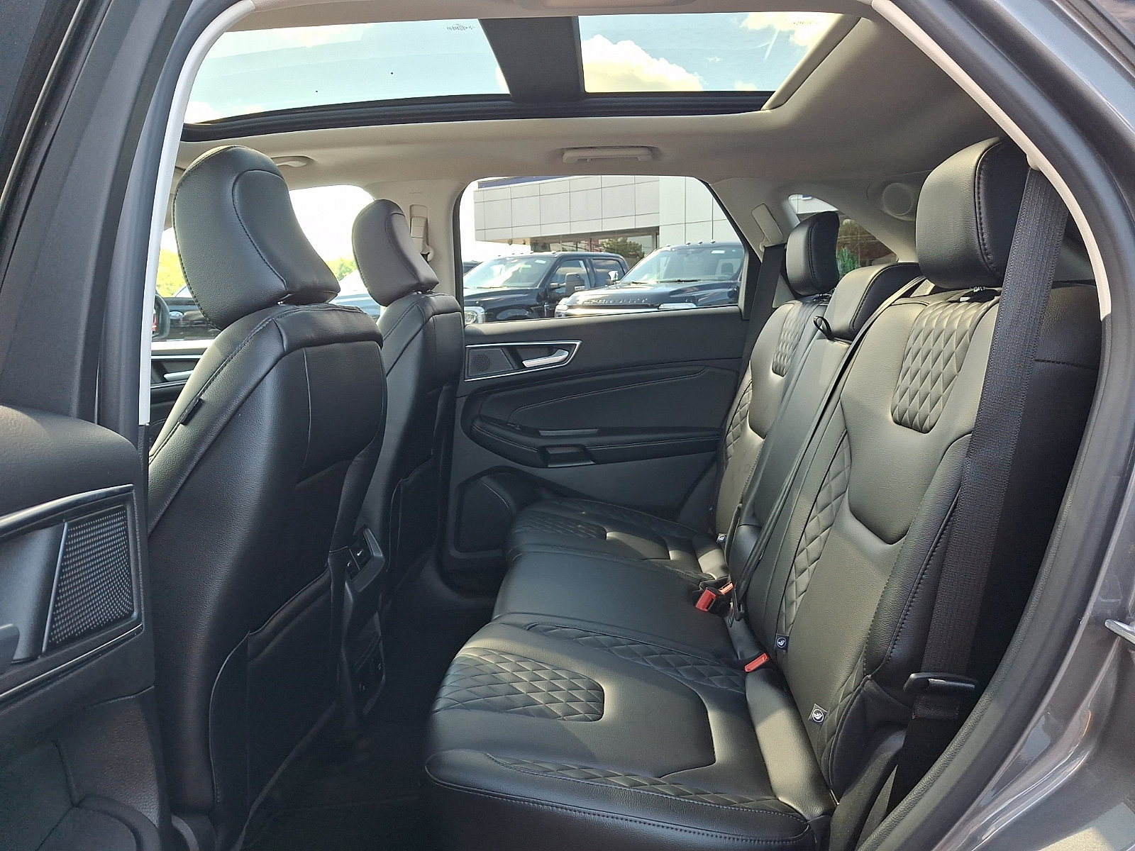 Certified 2023 Ford Edge Titanium AWD/4WD image 11