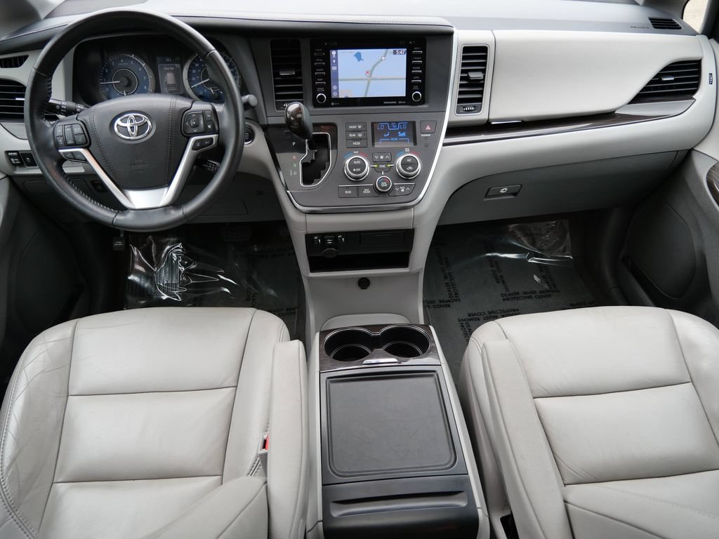 Used 2018 Toyota Sienna XLE w/ XLE Navigation Package AWD/4WD image 18