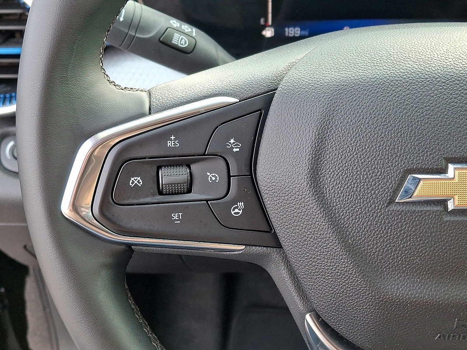 Used 2025 Chevrolet Trax LT w/ LT Convenience Package image 20