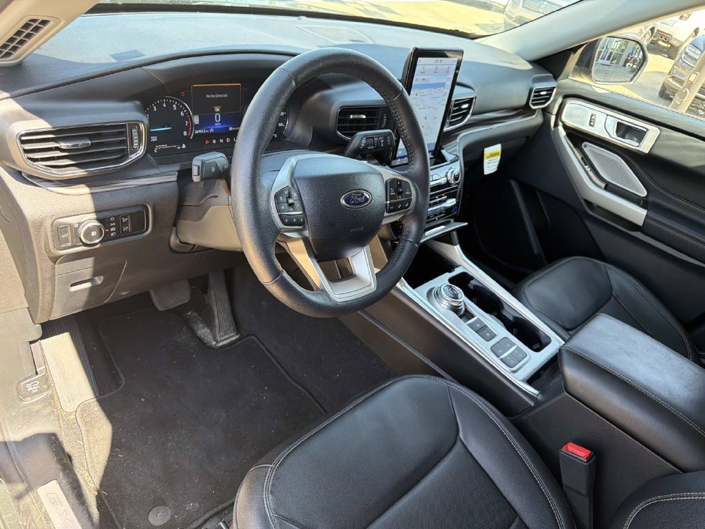 Certified 2023 Ford Explorer Limited w/ Limited Technology Package RWD image 21