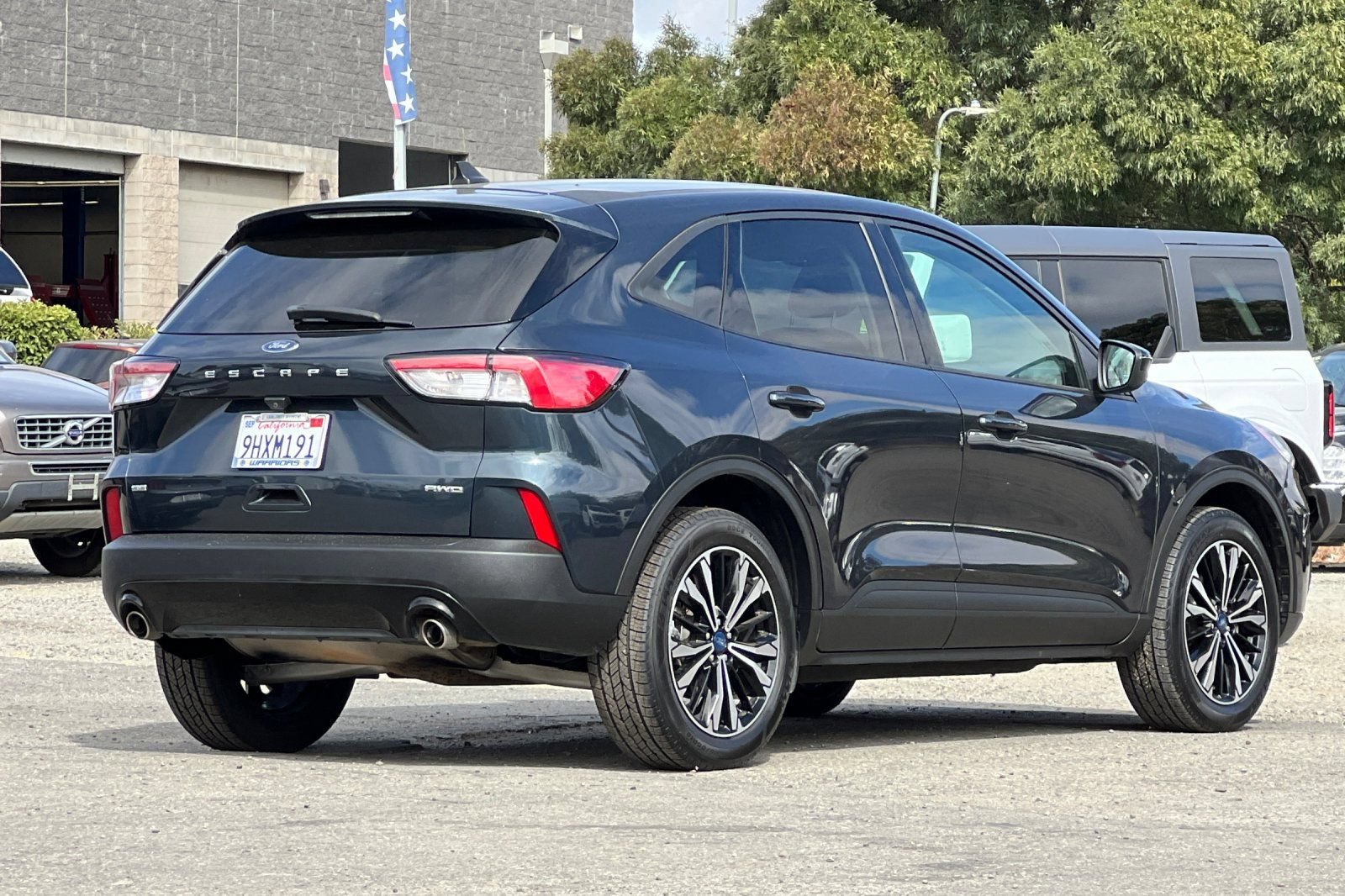 Certified 2022 Ford Escape SE w/ SE Sport Appearance Package AWD/4WD image 4