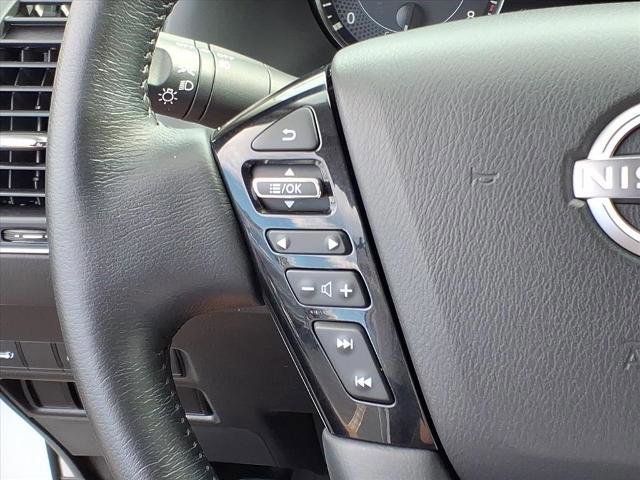 Used 2024 Nissan Armada SL w/ Captain's Chairs Package image 23