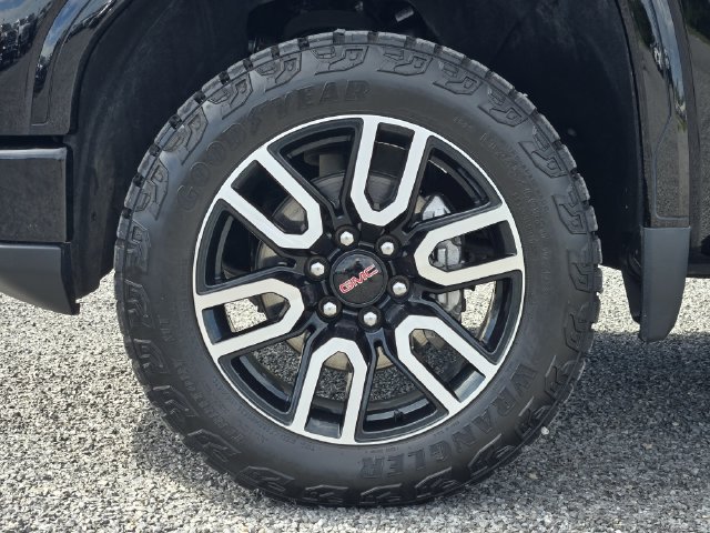 Used 2023 GMC Sierra 1500 AT4 w/ AT4 Premium Package AWD/4WD image 10