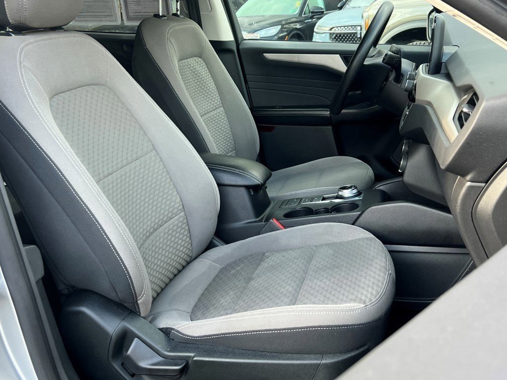 Certified 2022 Ford Escape SE image 10
