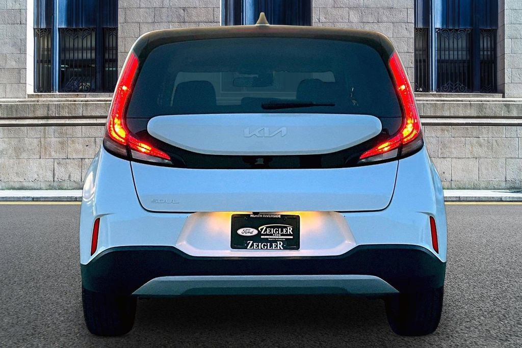 Used 2023 Kia Soul LX w/ LX Technology Package image 4