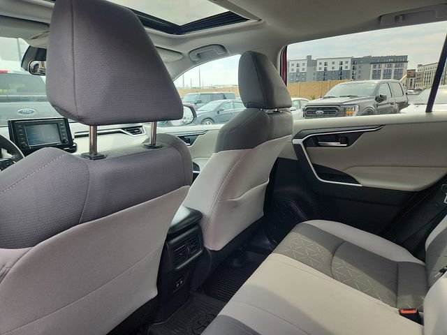 Used 2020 Toyota RAV4 XLE w/ Convenience Package image 24