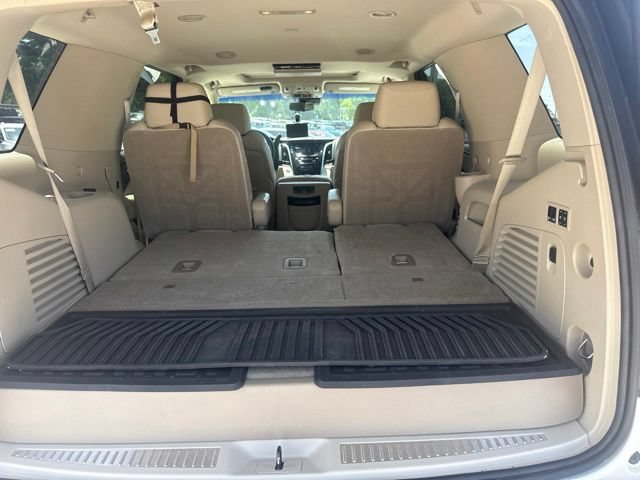 Used 2019 Cadillac Escalade Luxury AWD/4WD image 37