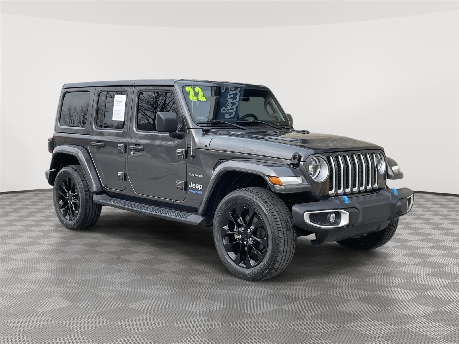Used 2022 Jeep Wrangler Unlimited Sahara w/ Cold Weather Group AWD/4WD image 5