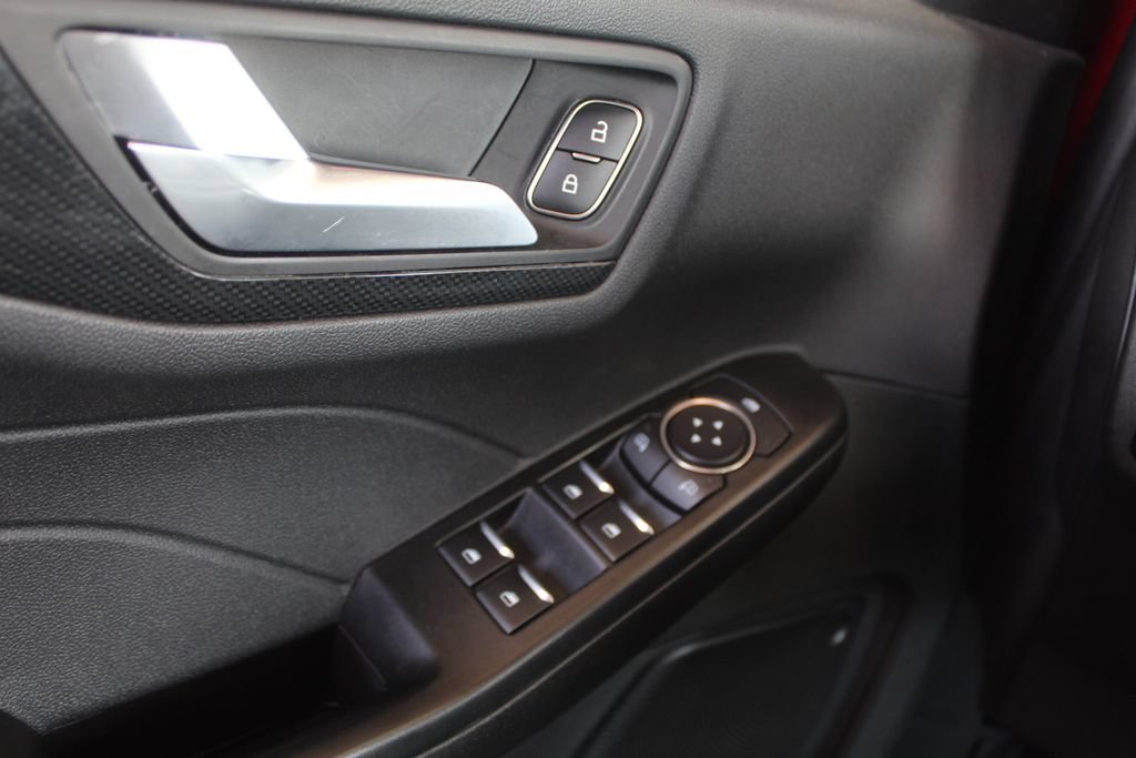 Certified 2025 Ford Escape ST-Line AWD/4WD image 29