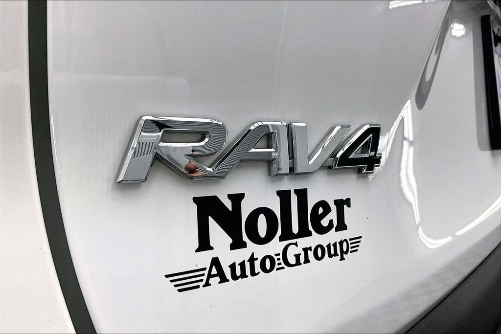 Used 2025 Toyota RAV4 XLE AWD/4WD image 10
