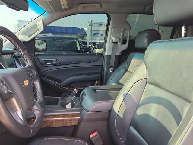 Used 2019 Chevrolet Tahoe LT w/ Luxury Package RWD image 27