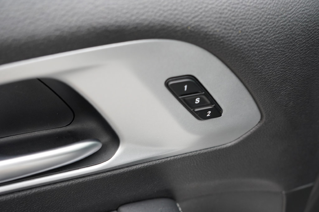 Used 2024 Chrysler Pacifica Limited FWD image 25