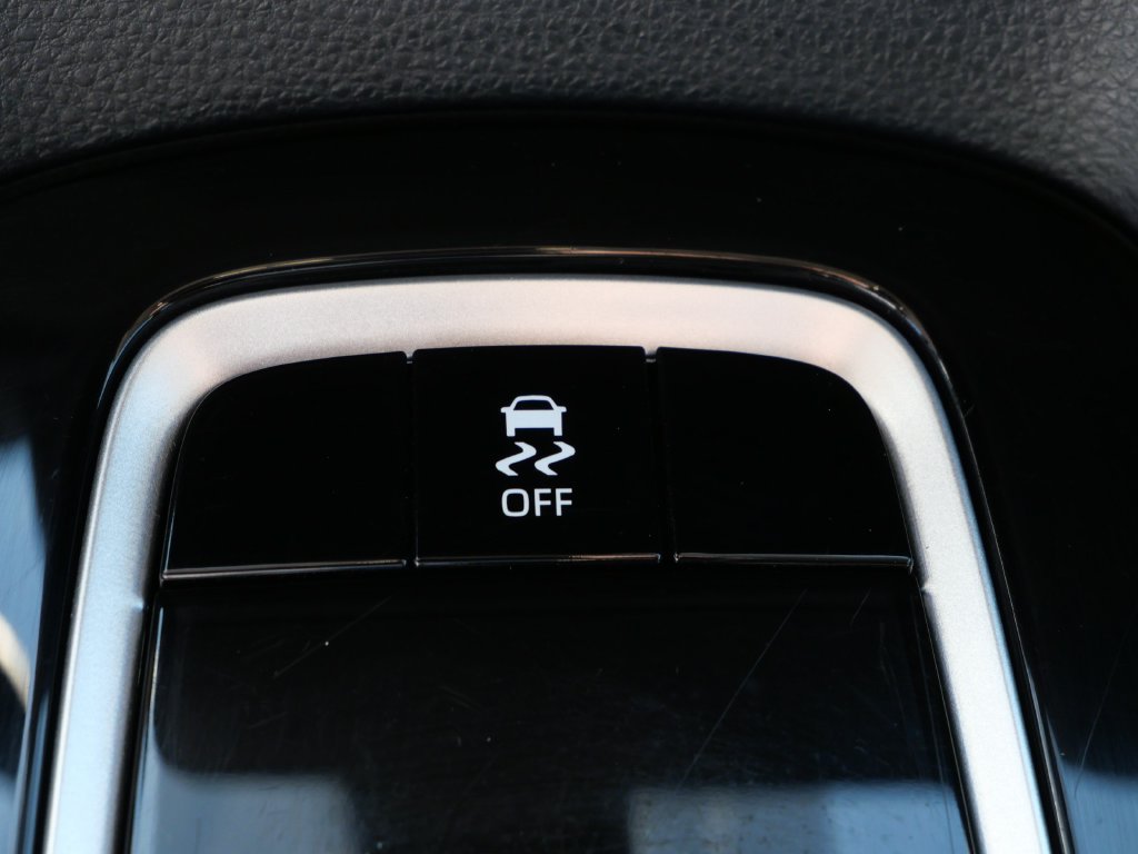 Used 2025 Toyota Corolla LE FWD image 21