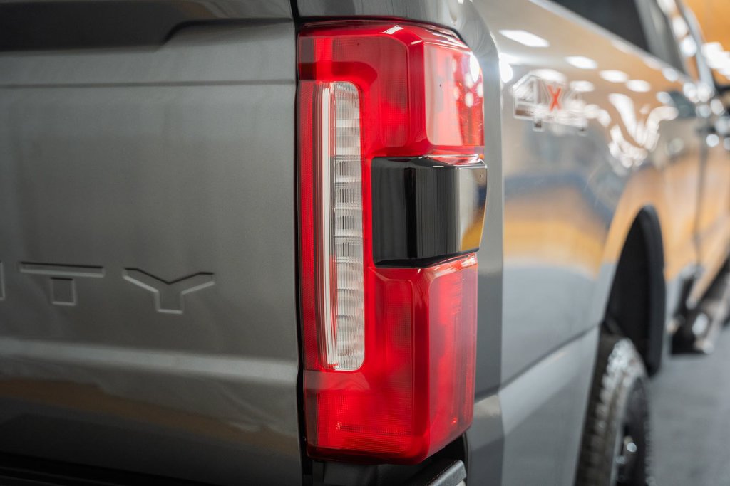 Certified 2025 Ford F250 XL w/ STX Appearance Package AWD/4WD image 7