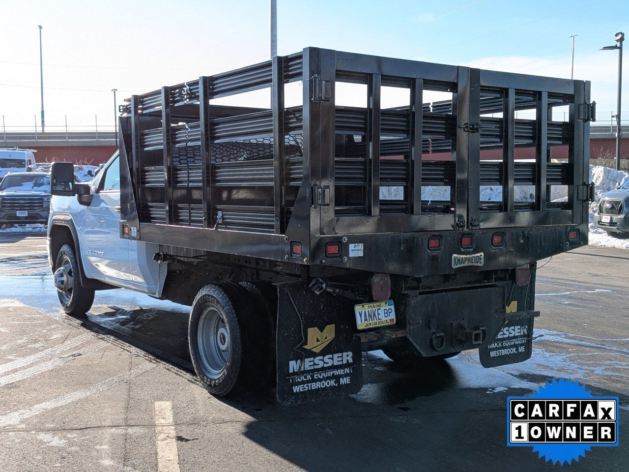 Used 2022 GMC Sierra 3500 Pro w/ Convenience Package image 3