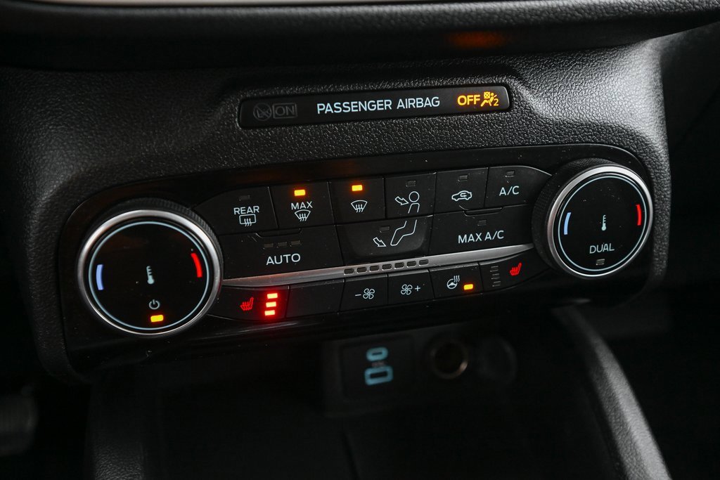 Certified 2022 Ford Escape SE w/ SE Sport Appearance Package image 35