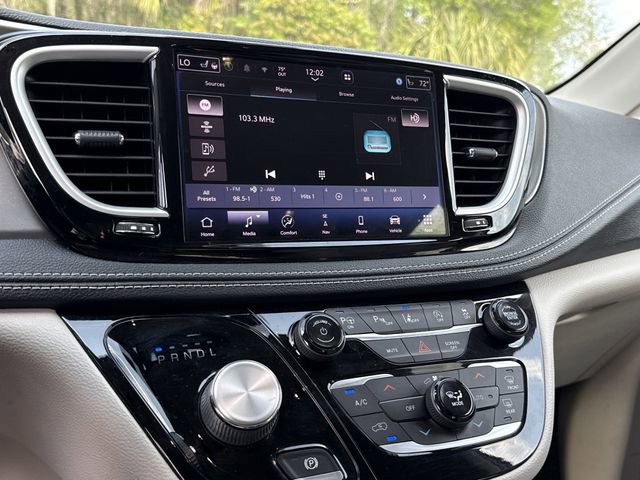 Used 2021 Chrysler Pacifica Touring-L w/ Premium & Safety Sphere Group image 37