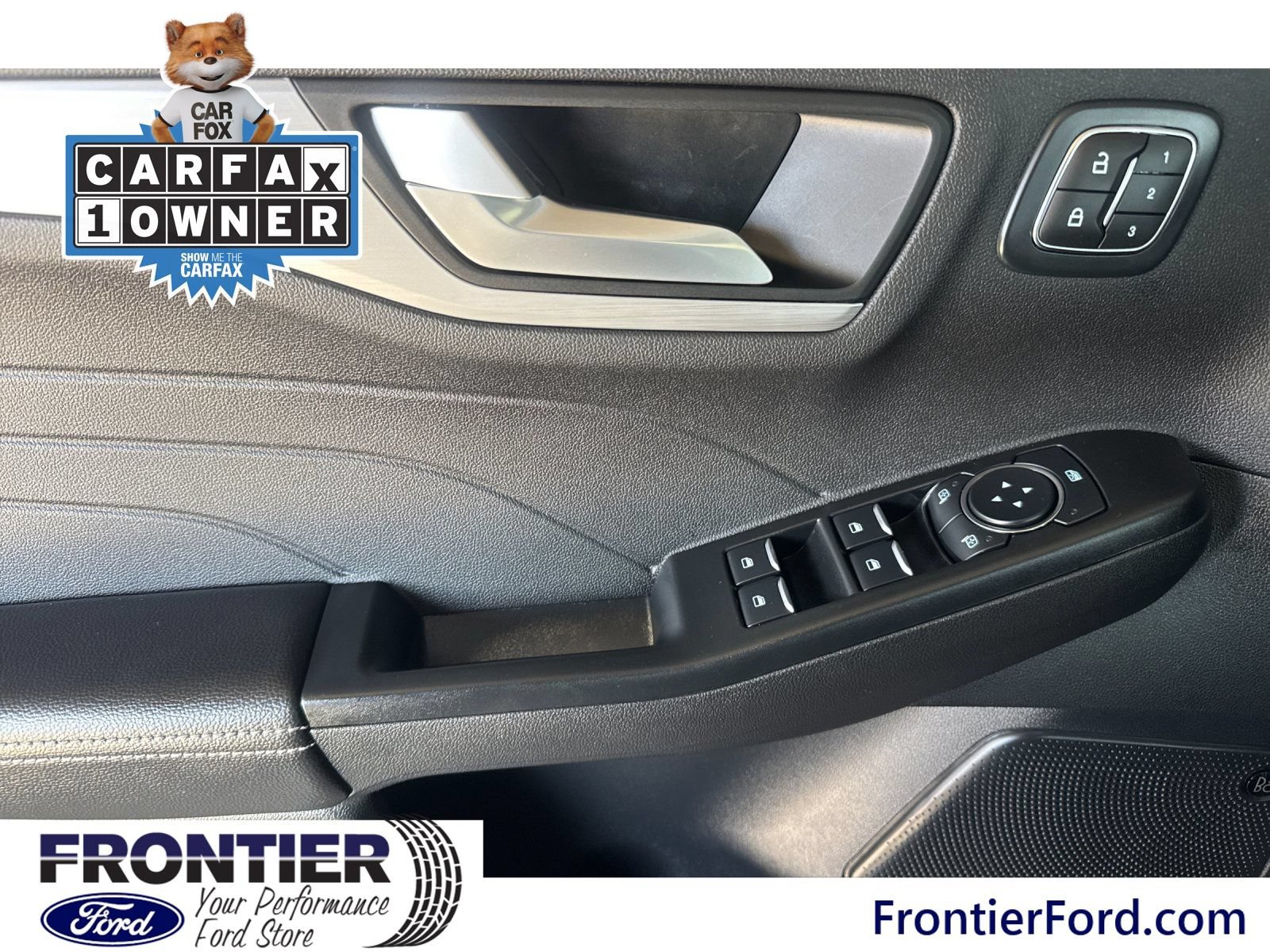 Certified 2025 Ford Escape SE w/ PHEV Premium Package FWD image 12