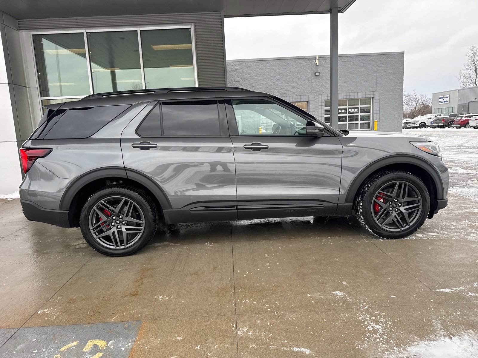 Certified 2025 Ford Explorer ST-Line w/ Premium Package image 2