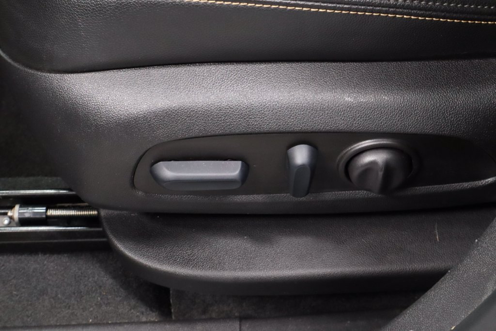 Used 2024 Chevrolet Equinox Premier AWD/4WD image 25