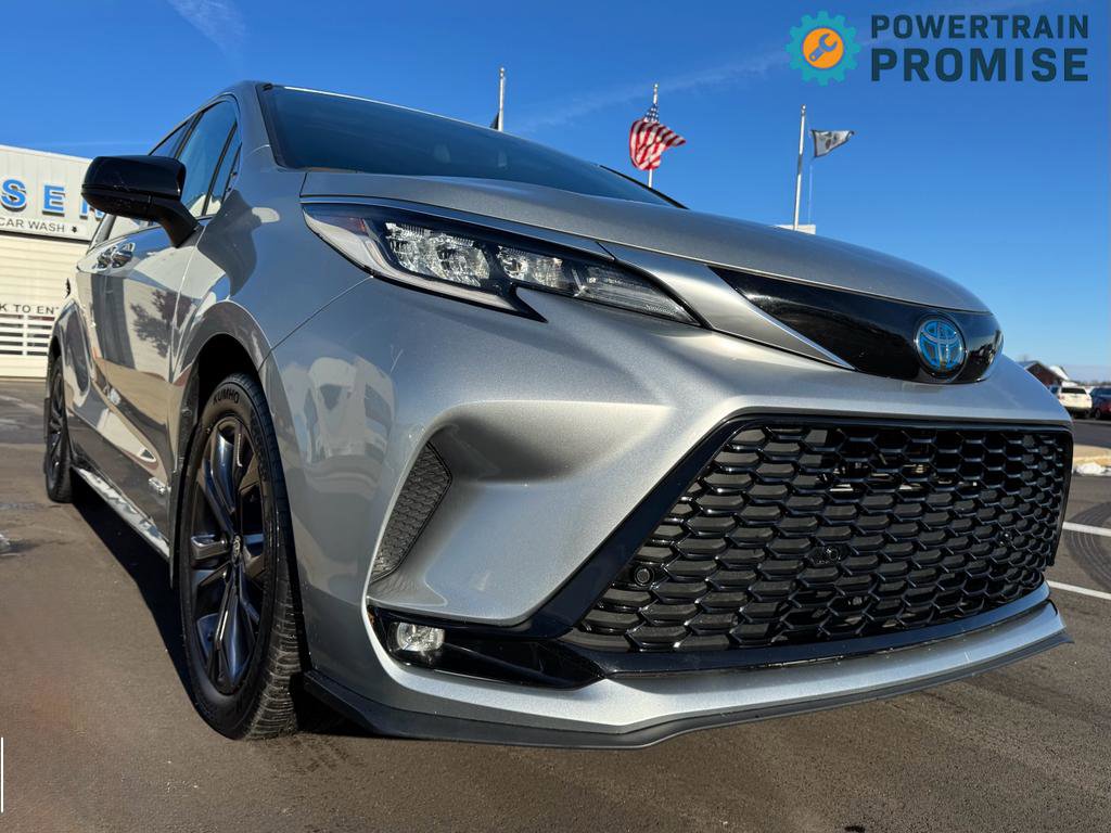 Used 2021 Toyota Sienna XSE image 2