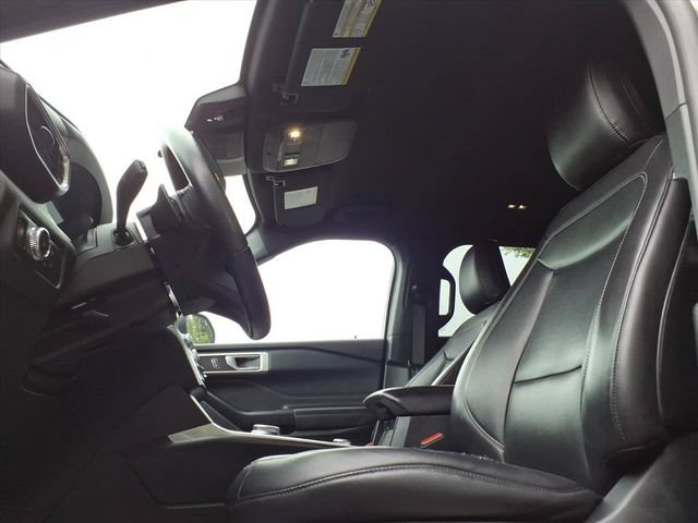Certified 2020 Ford Explorer XLT w/ Equipment Group 202A AWD/4WD image 13