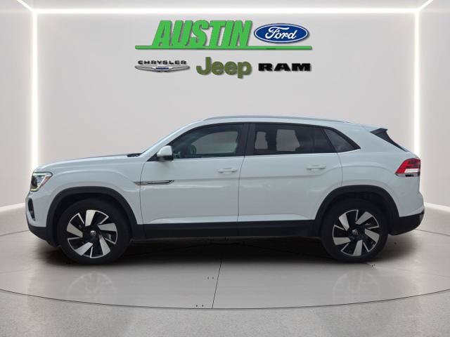 Used 2024 Volkswagen Atlas Cross Sport SE AWD/4WD image 2
