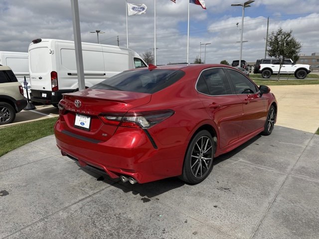 Used 2021 Toyota Camry SE w/ Carpet Mat Package (TMS) image 3