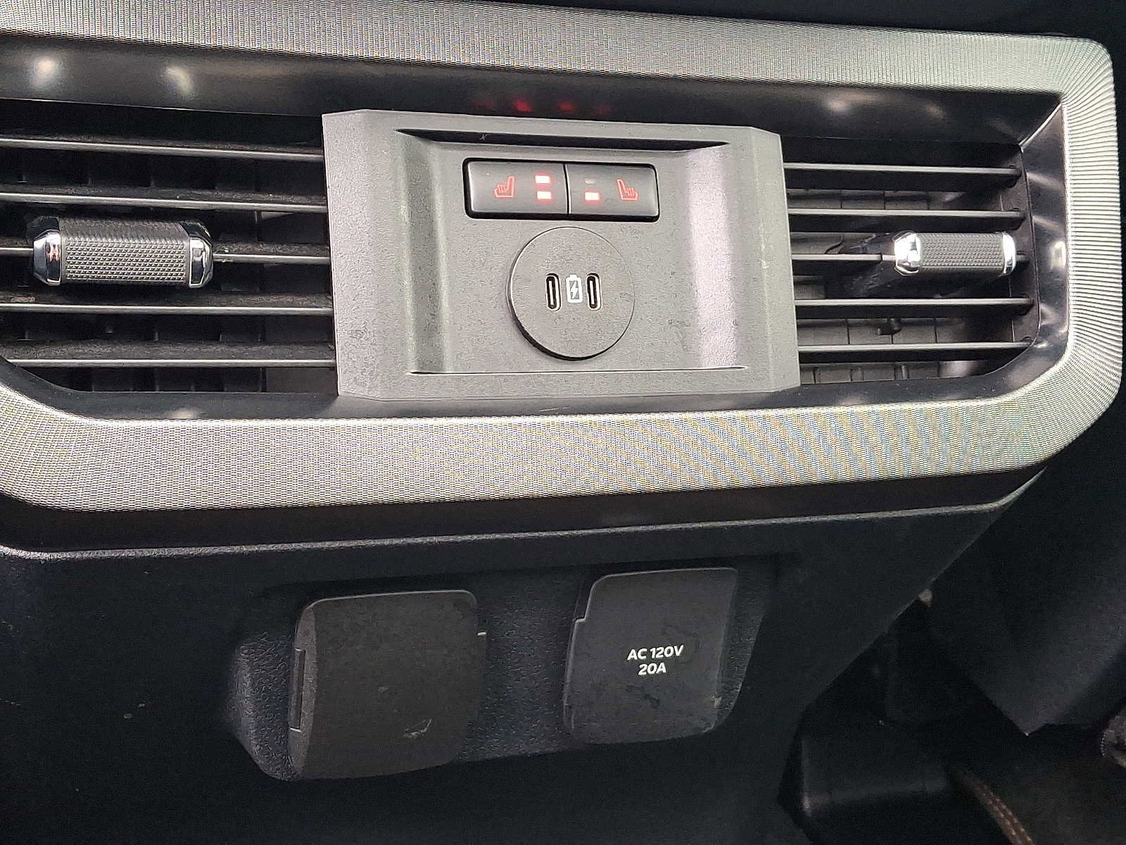 Certified 2024 Ford F250 Platinum w/ Tremor Off-Road Package image 11