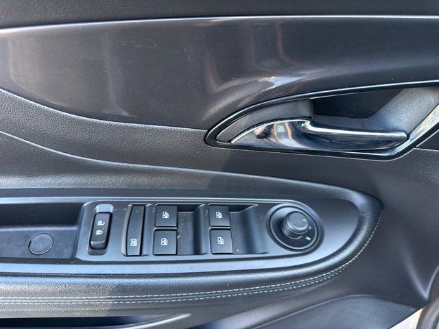 Used 2019 Buick Encore Sport Touring AWD/4WD image 15