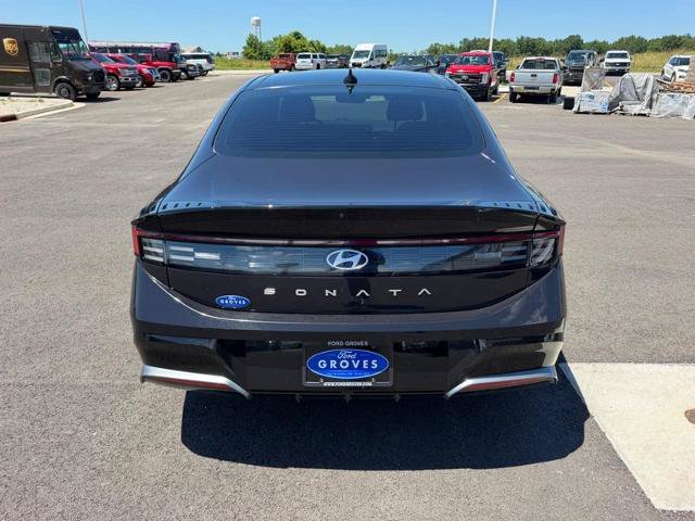 Used 2024 Hyundai Sonata SEL w/ Convenience Package FWD image 6