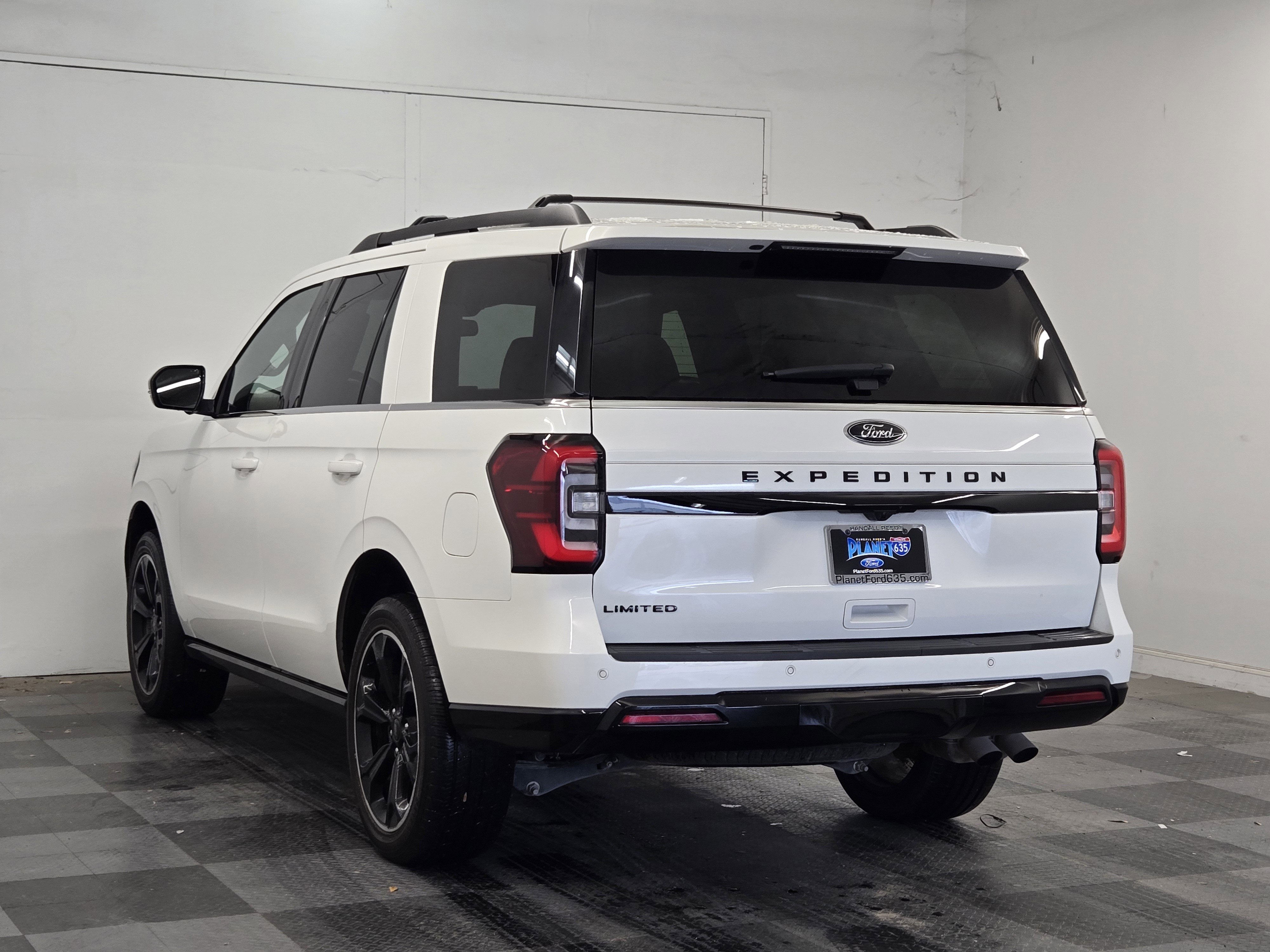Certified 2024 Ford Expedition Limited AWD/4WD image 7