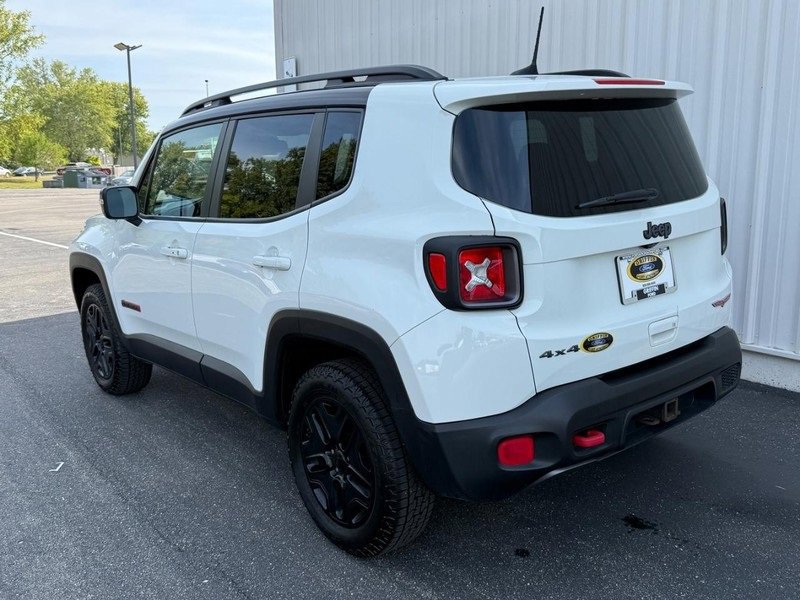 Used 2018 Jeep Renegade Trailhawk image 3