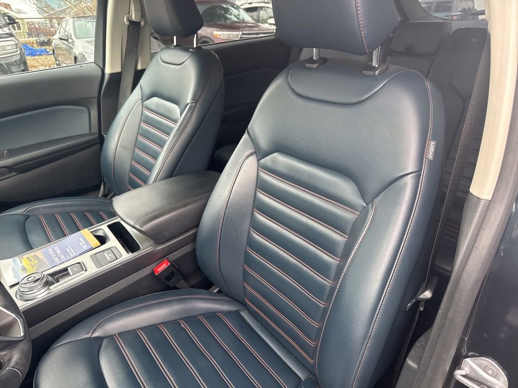 Certified 2022 Ford Edge SEL w/ Sport Appearance Package image 12