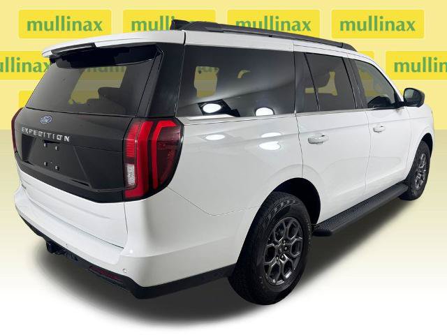 Certified 2025 Ford Expedition Active RWD image 4